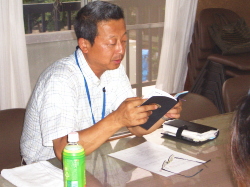環境整備チームリーダーが話している写真