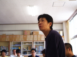 トイレ掃除を通じて感じたことを発表している写真