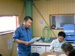 チームで出た意見を発表している写真