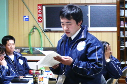 感想を発表している写真
